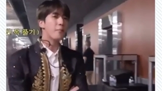 وقتی جین صداشو گرم میکنه XD