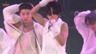 اجرای آهنگ DNA از بی تی اس در کنسرت Permission to Dance : on Stage