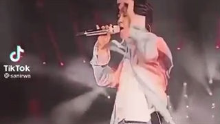 عاااا قر تو کمر پسر جذابم فراوونه بیااا وسط