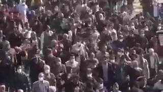 ادامه اعتراض مردم اصفهان به کمآبی و خشکی زایندهرود