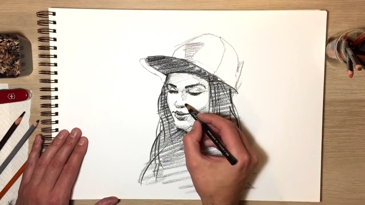 آموزش طراحی چهره دختری با کلاه نقابدار