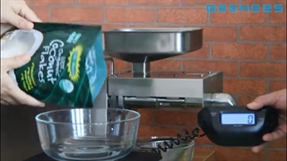 استخراج روغن نارگیل به روش کلد پرس (پرس سرد)