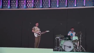 اجرای Heat waves از Glass Animals - مراسم بیلبورد 2021