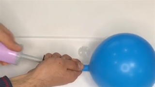 آموزش باد کردن بادکنک با تلمبه دستی