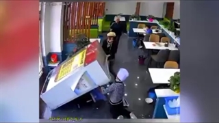 پسر بچه شیطان چگونه با شانس عجیبش زنده ماند!
