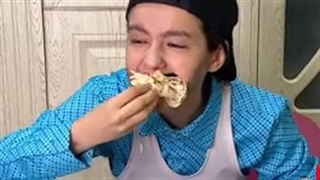 غذا خوردن پسرا و دخترا