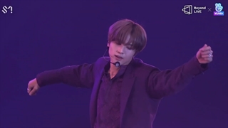 اجرای آهنگ love on the floor در کنسرت thelink از nct 127