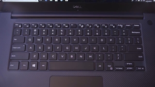 بررسی لپ تاپ Dell XPS 9570