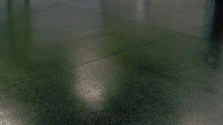 درخشش در کف اپوکسی تاریک