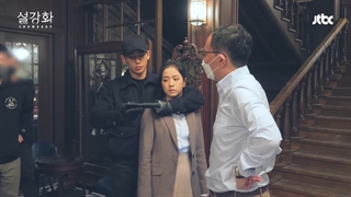 پشت صحنه هفتم 7 سریال اسنودراپ گل برفی با بازیگری جیسو بلک پینک , SnowDrop behind the scenes BLACKPINK JISOO