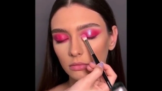 میکاپ جذاب  صورت - تبلیغات ارایشگران در 150 پیج آرایشی