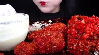 اسمرفود/خوردن مرغ سوخاری تند/پیاز سوخاری تند