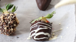 توت فرنگی شکلاتی