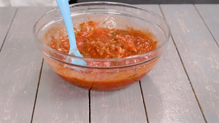 پنیر سوخاری با سس سبزیجات