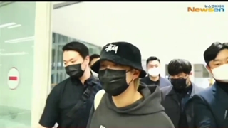 ویدیو ها و عکس های منتشر شده از Kim Namjoon در فرودگاه اینچئون پس از رسیدن به کره‌ جنوبی
